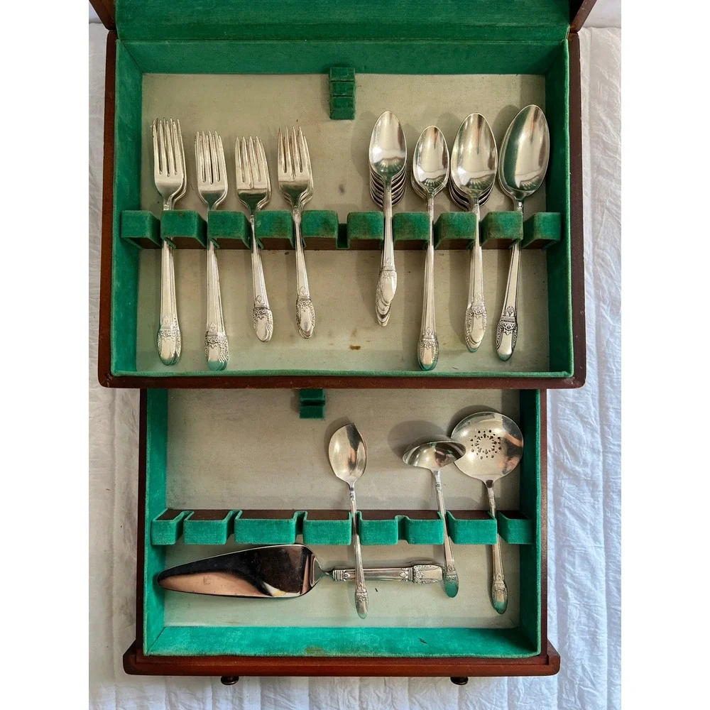 1847 Rogers Bros First Love Silverplate Flatware Set 56pc with Wood Chest Box